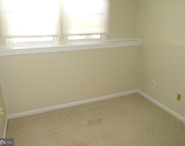 110 Abelia Drive - Photo Thumbnail 12
