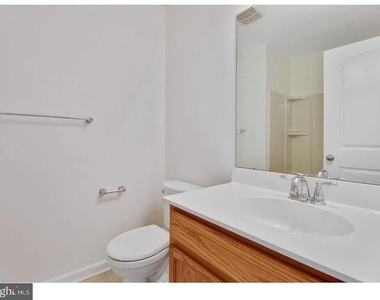 657 Jacobsen Circle - Photo Thumbnail 6