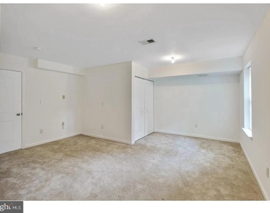657 Jacobsen Circle - Photo Thumbnail 8