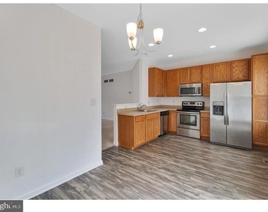 657 Jacobsen Circle - Photo Thumbnail 3