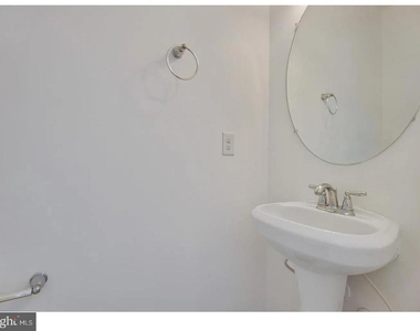 657 Jacobsen Circle - Photo Thumbnail 10