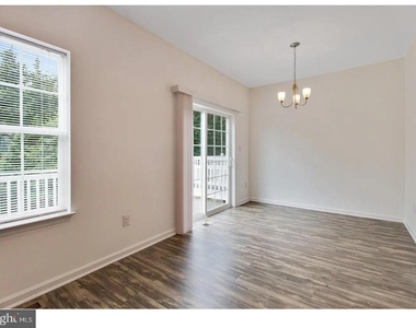 657 Jacobsen Circle - Photo Thumbnail 2