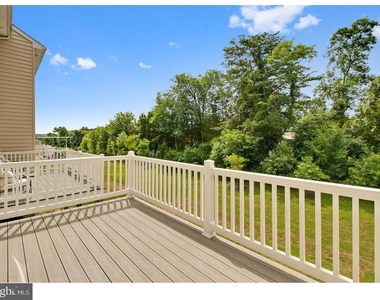 657 Jacobsen Circle - Photo Thumbnail 4