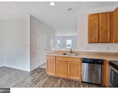 657 Jacobsen Circle - Photo Thumbnail 15