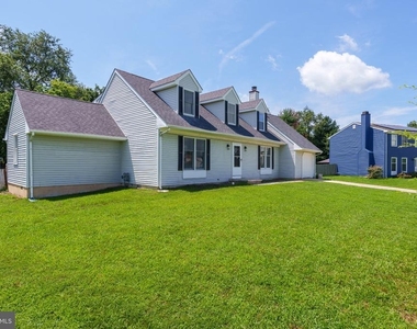 230 Sheffield Drive - Photo Thumbnail 2