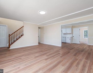 230 Sheffield Drive - Photo Thumbnail 9