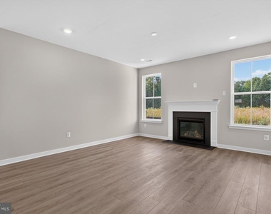 877 Virdin Drive - Photo Thumbnail 8