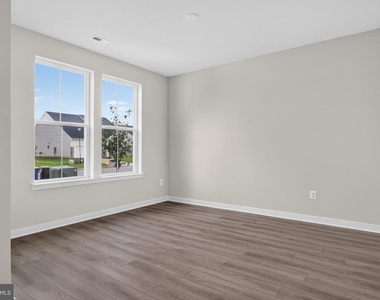 877 Virdin Drive - Photo Thumbnail 13