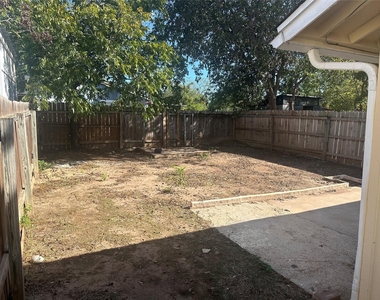 9303 Quail Wood Dr - Photo Thumbnail 17