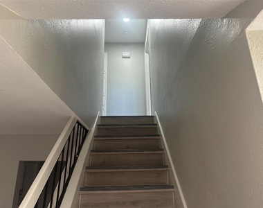 9303 Quail Wood Dr - Photo Thumbnail 11