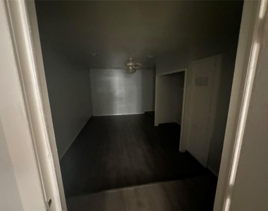 9303 Quail Wood Dr - Photo Thumbnail 10