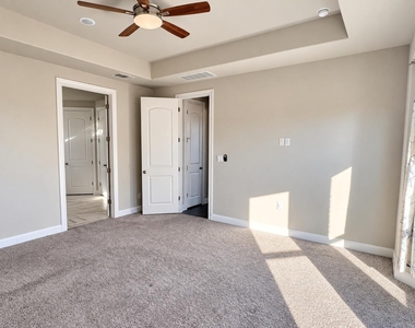 2637 Enza Dr - Photo Thumbnail 17