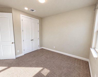 2637 Enza Dr - Photo Thumbnail 25