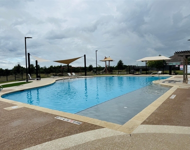 1521 Cobblecrest Ln - Photo Thumbnail 24