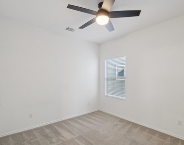 1521 Cobblecrest Ln - Photo Thumbnail 18