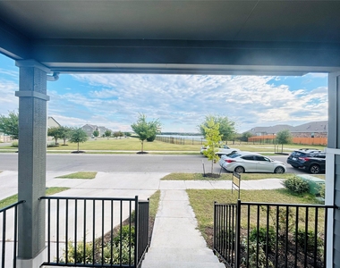 1521 Cobblecrest Ln - Photo Thumbnail 1