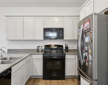 1521 Cobblecrest Ln - Photo Thumbnail 8