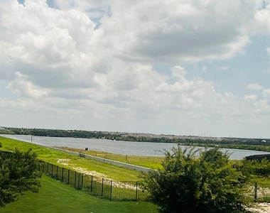 1521 Cobblecrest Ln - Photo Thumbnail 16
