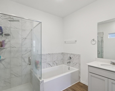 1521 Cobblecrest Ln - Photo Thumbnail 13