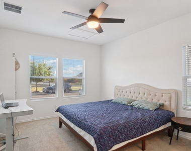 1521 Cobblecrest Ln - Photo Thumbnail 12