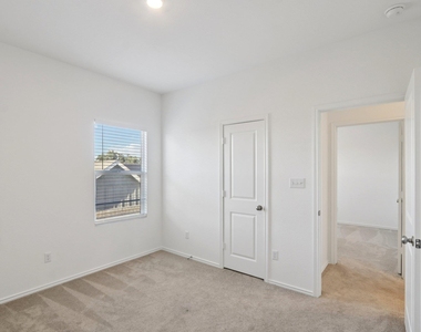 1521 Cobblecrest Ln - Photo Thumbnail 19