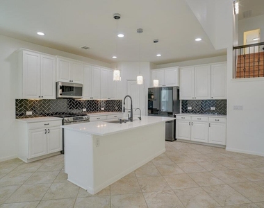 2509 Etta May Ln - Photo Thumbnail 3