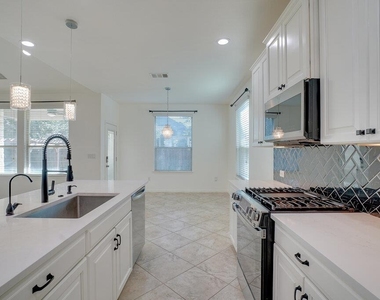 2509 Etta May Ln - Photo Thumbnail 2