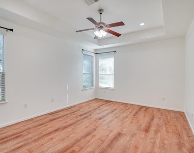 2509 Etta May Ln - Photo Thumbnail 9