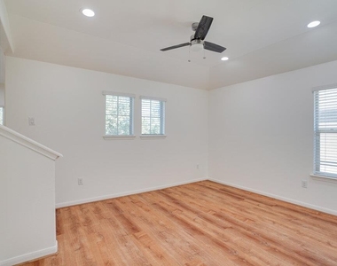 2509 Etta May Ln - Photo Thumbnail 14