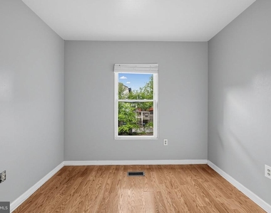 910 Southern Avenue Se - Photo Thumbnail 11