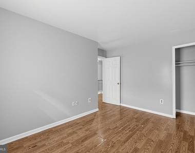910 Southern Avenue Se - Photo Thumbnail 13