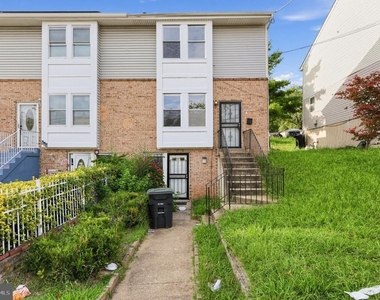 910 Southern Avenue Se - Photo Thumbnail 24