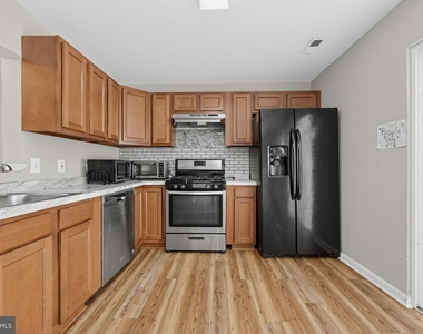 910 Southern Avenue Se - Photo Thumbnail 2