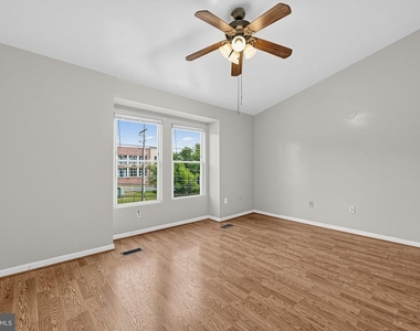 910 Southern Avenue Se - Photo Thumbnail 14