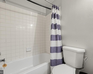 910 Southern Avenue Se - Photo Thumbnail 4