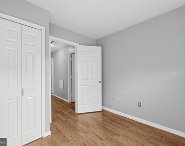 910 Southern Avenue Se - Photo Thumbnail 12