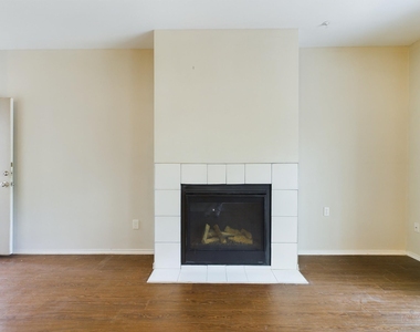 3839 Dry Creek Dr - Photo Thumbnail 1