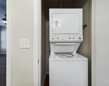 3839 Dry Creek Dr - Photo Thumbnail 12