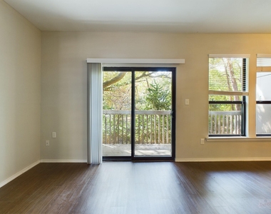3839 Dry Creek Dr - Photo Thumbnail 2