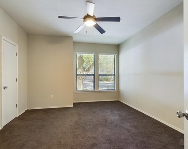 3839 Dry Creek Dr - Photo Thumbnail 6