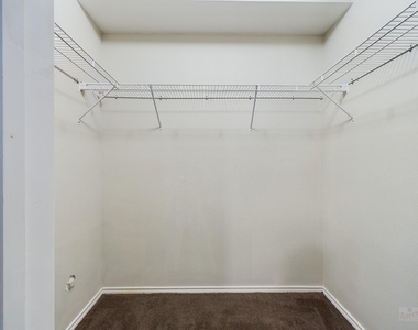 3839 Dry Creek Dr - Photo Thumbnail 8