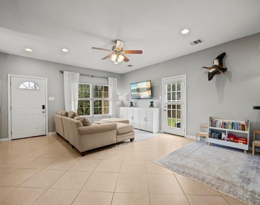 10604 Lake Beach Dr - Photo Thumbnail 5