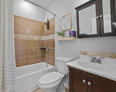 10604 Lake Beach Dr - Photo Thumbnail 17