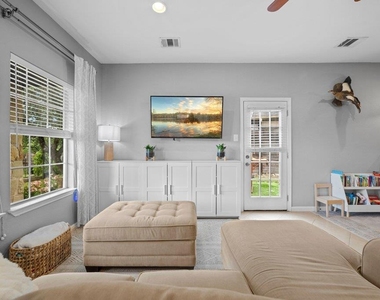 10604 Lake Beach Dr - Photo Thumbnail 4
