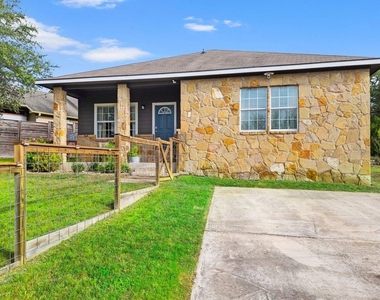 10604 Lake Beach Dr - Photo Thumbnail 1