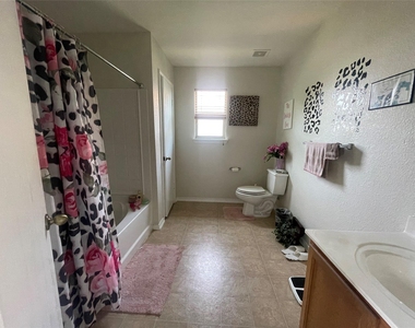 120 Clover Cv - Photo Thumbnail 7