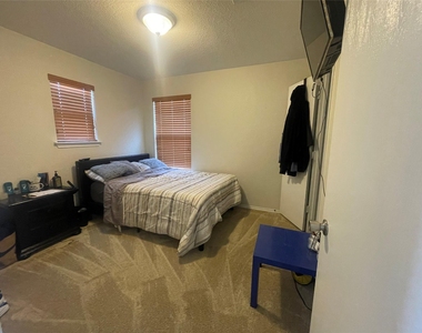 120 Clover Cv - Photo Thumbnail 8