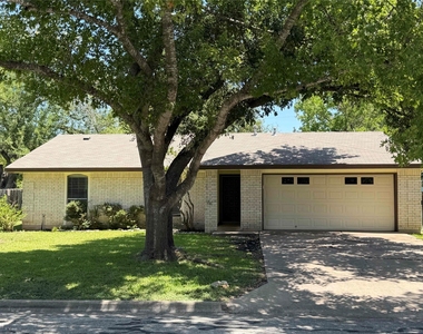 606 Brookhollow Dr - Photo Thumbnail 2