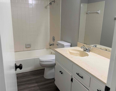 606 Brookhollow Dr - Photo Thumbnail 14