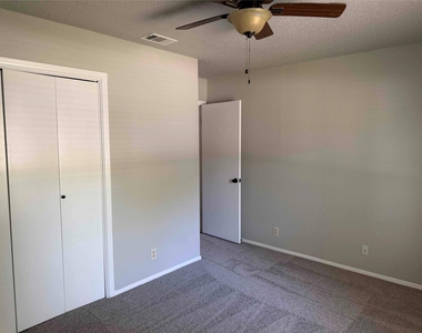 606 Brookhollow Dr - Photo Thumbnail 13